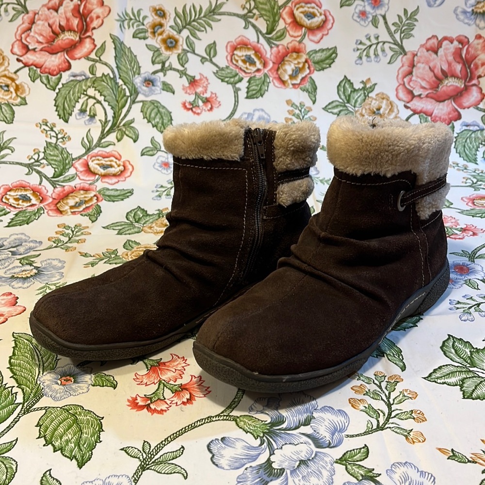 Bjorndal suede boots. Size 10
